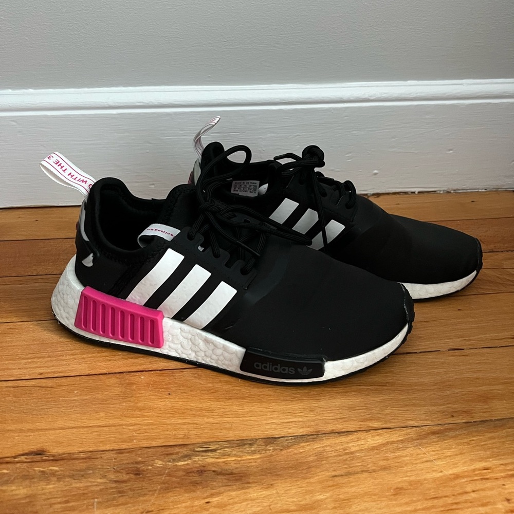Size 6 adidas NMD sneakers